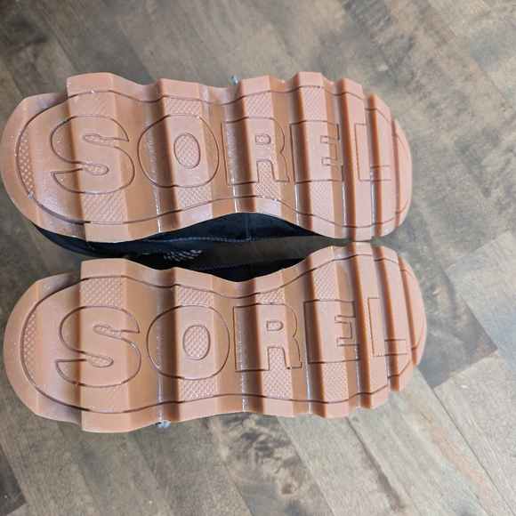 Sorel | Women's Kinetic Conquest Boots | Size 8 - Picture 6 of 6